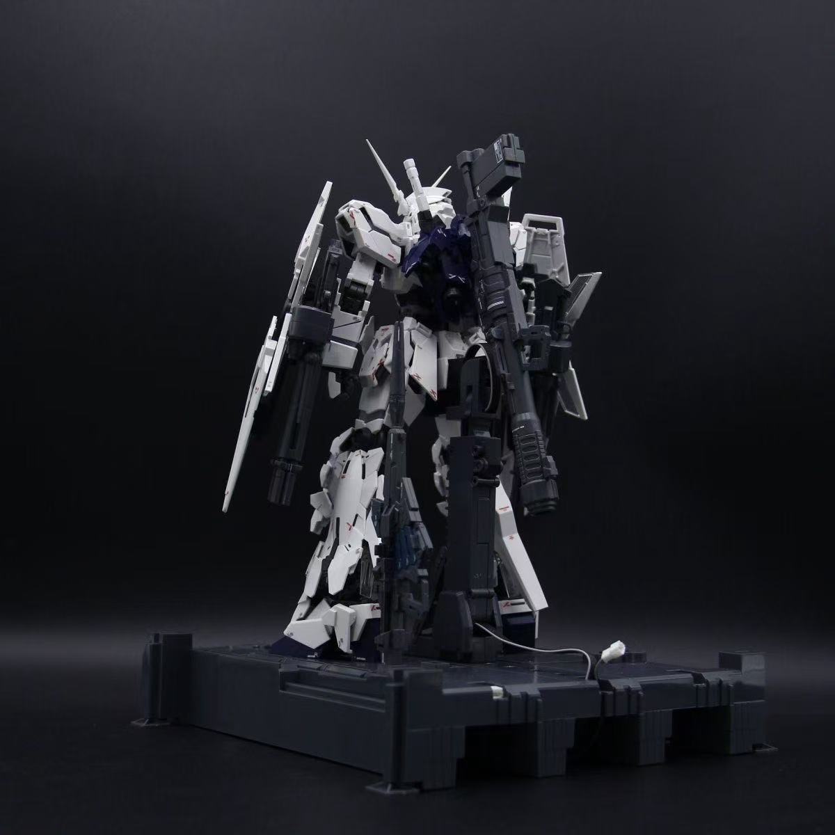 Divine Beast Model KO 2202 MGEX Unicorn Gundam 1/100 Model Kit (With LED)