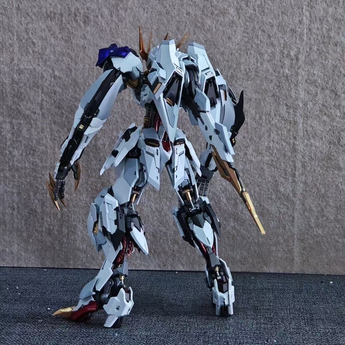 YX Studio Customized Paint Lunavor 1/100 scale Gundam Barbatos Lupus Rex Metallic Coating (Third Party, Not Original Bandai Kit Used)
