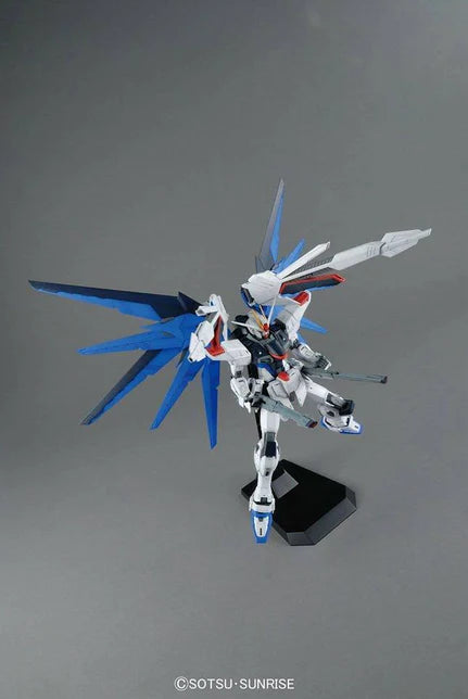 MG Freedom Gundam Ver. 2.0 1/100