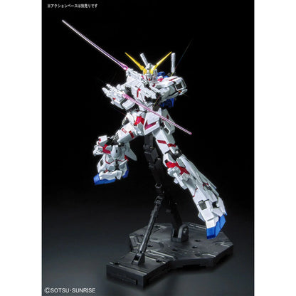 MG 1/100 Unicorn Gundam (Red/Green Twin Frame Edition) Titanium Finish