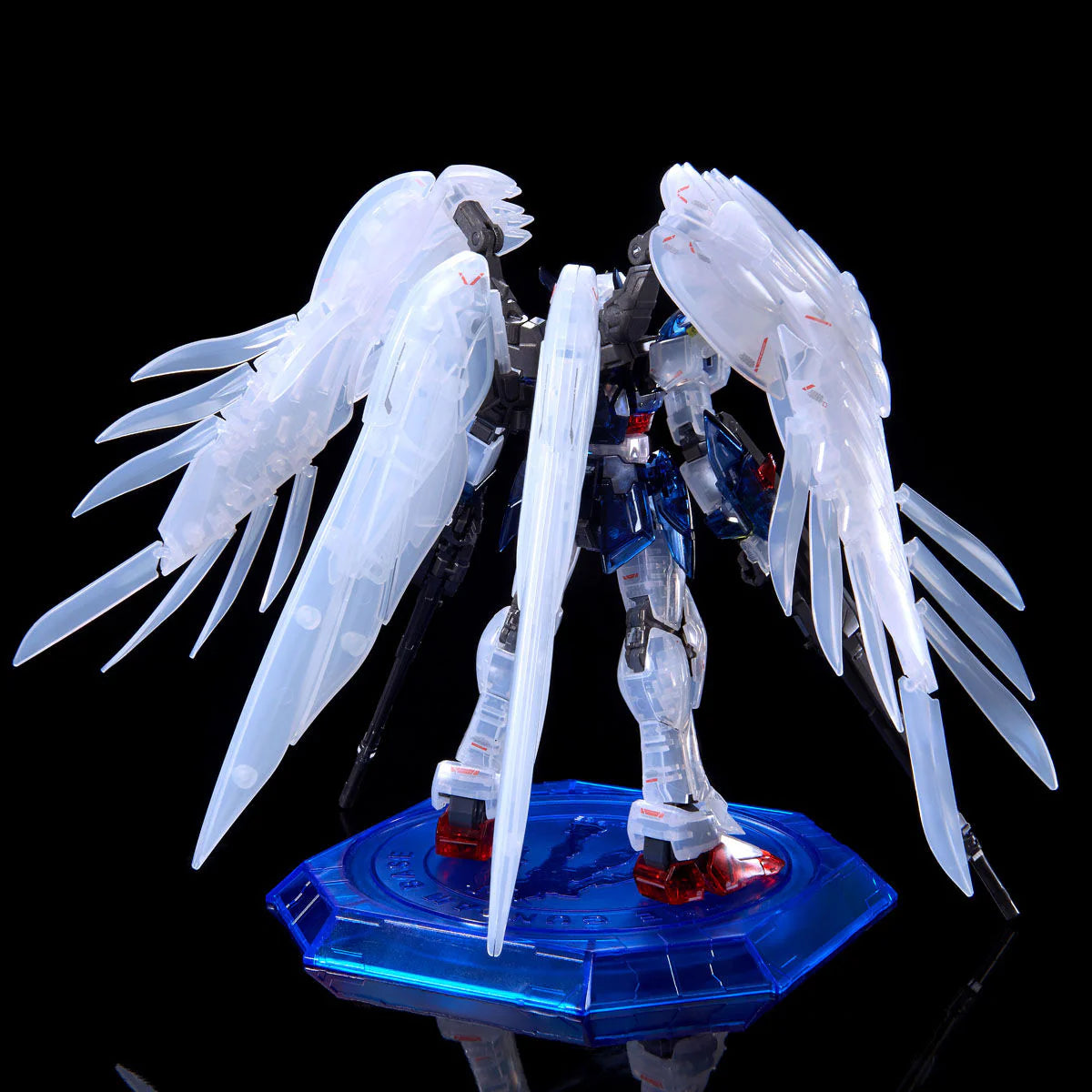 RG 1/144 THE GUNDAM BASE LIMITED WING GUNDAM ZERO EW［CLEAR COLOR］