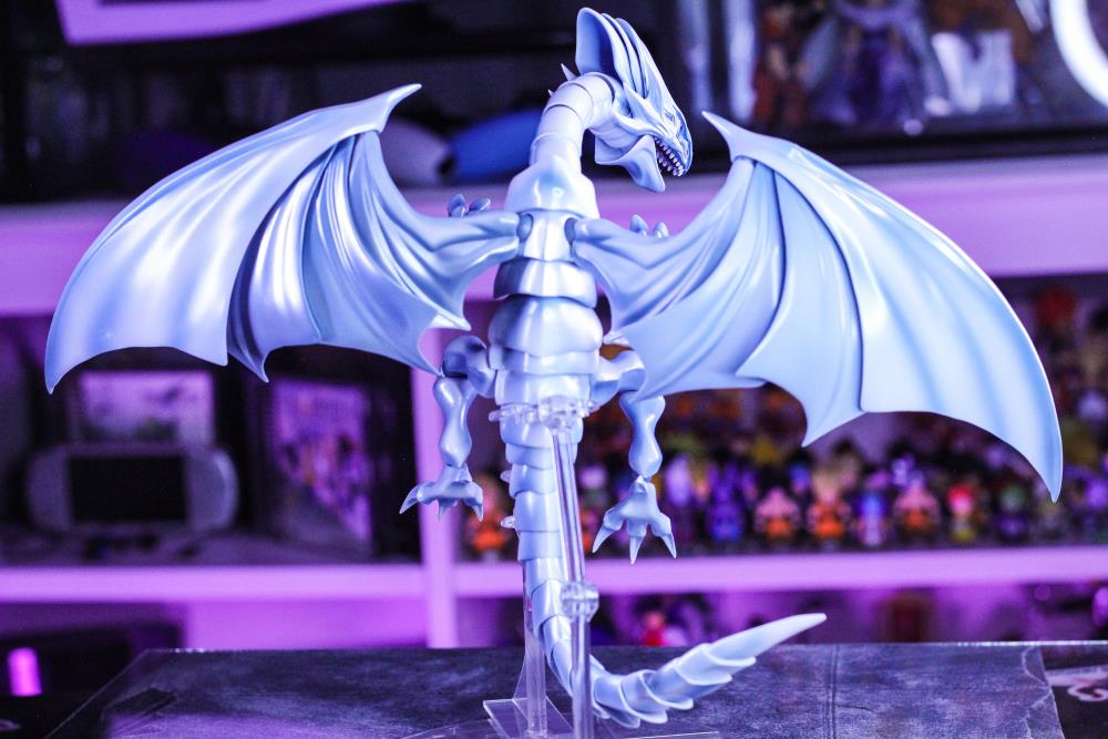 Yu-Gi-Oh! Duel Monsters S.H.MonsterArts Blue-Eyes White Dragon