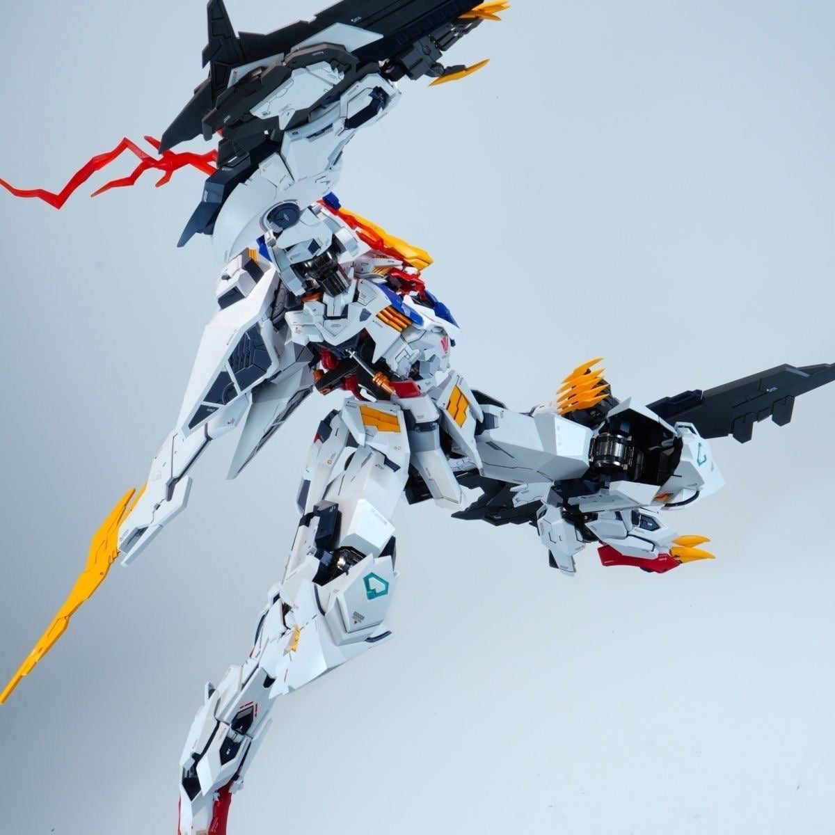 Wolf Remains Heavy Industries 1/60 Logar PG Barbatos LabZero GK