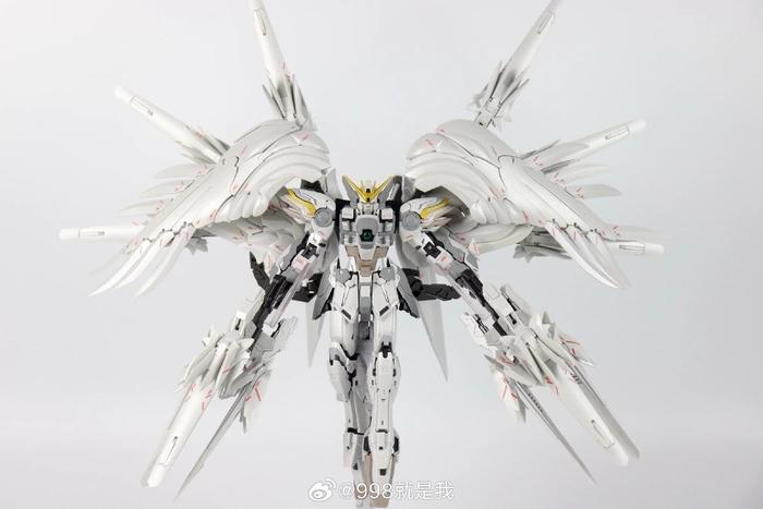 Daban 8827 MG 1/100 XXXG-00YSW Wing Gundam Snow White Prelude