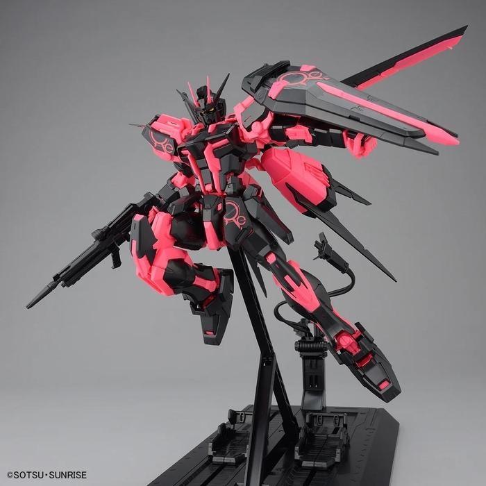 EcoPla MG 1/100 Aile Strike Gundam Ver. RM [Recirculation Color/Neon Pink]