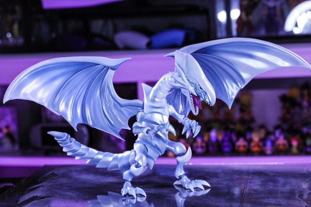 Yu-Gi-Oh! Duel Monsters S.H.MonsterArts Blue-Eyes White Dragon