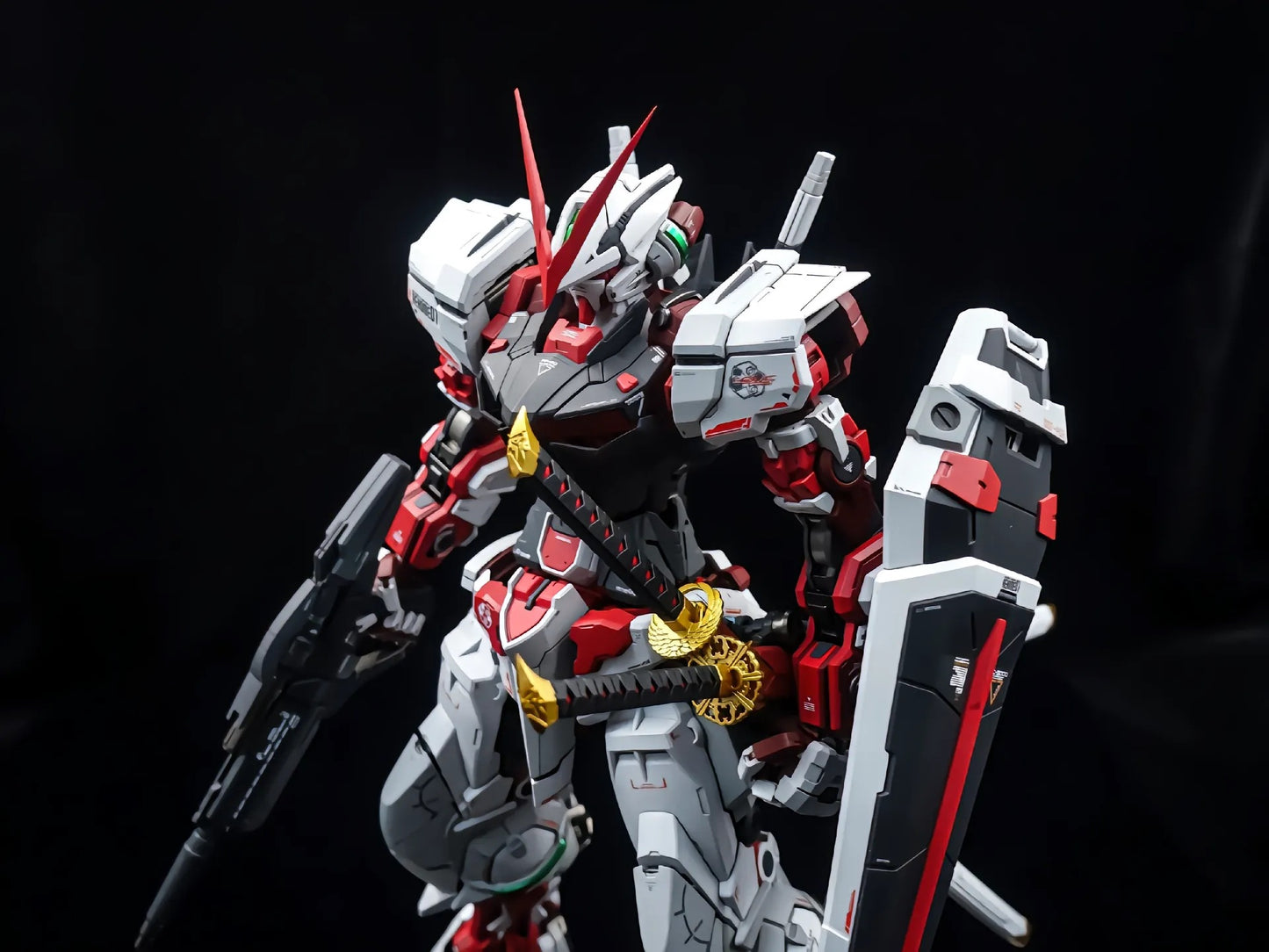 Nilson Works PG 1/60 Gundam Astray RED FRAME 1.0 (without Flight Unit Backpack)