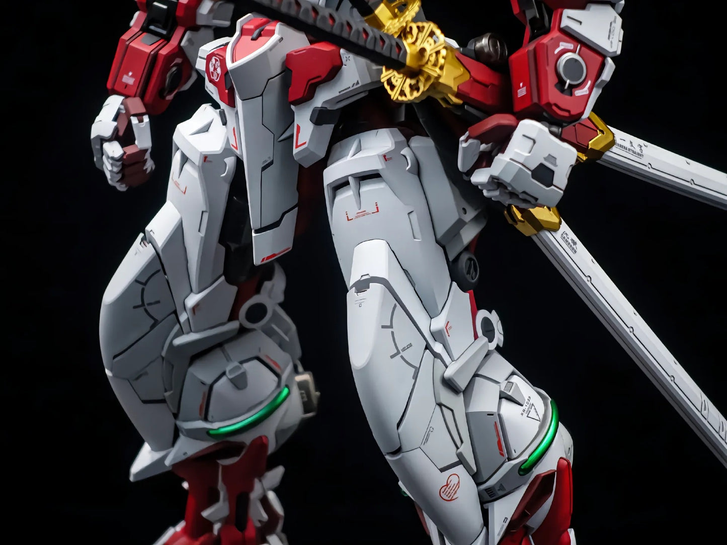 Nilson Works PG 1/60 Gundam Astray RED FRAME 1.0 (without Flight Unit Backpack)