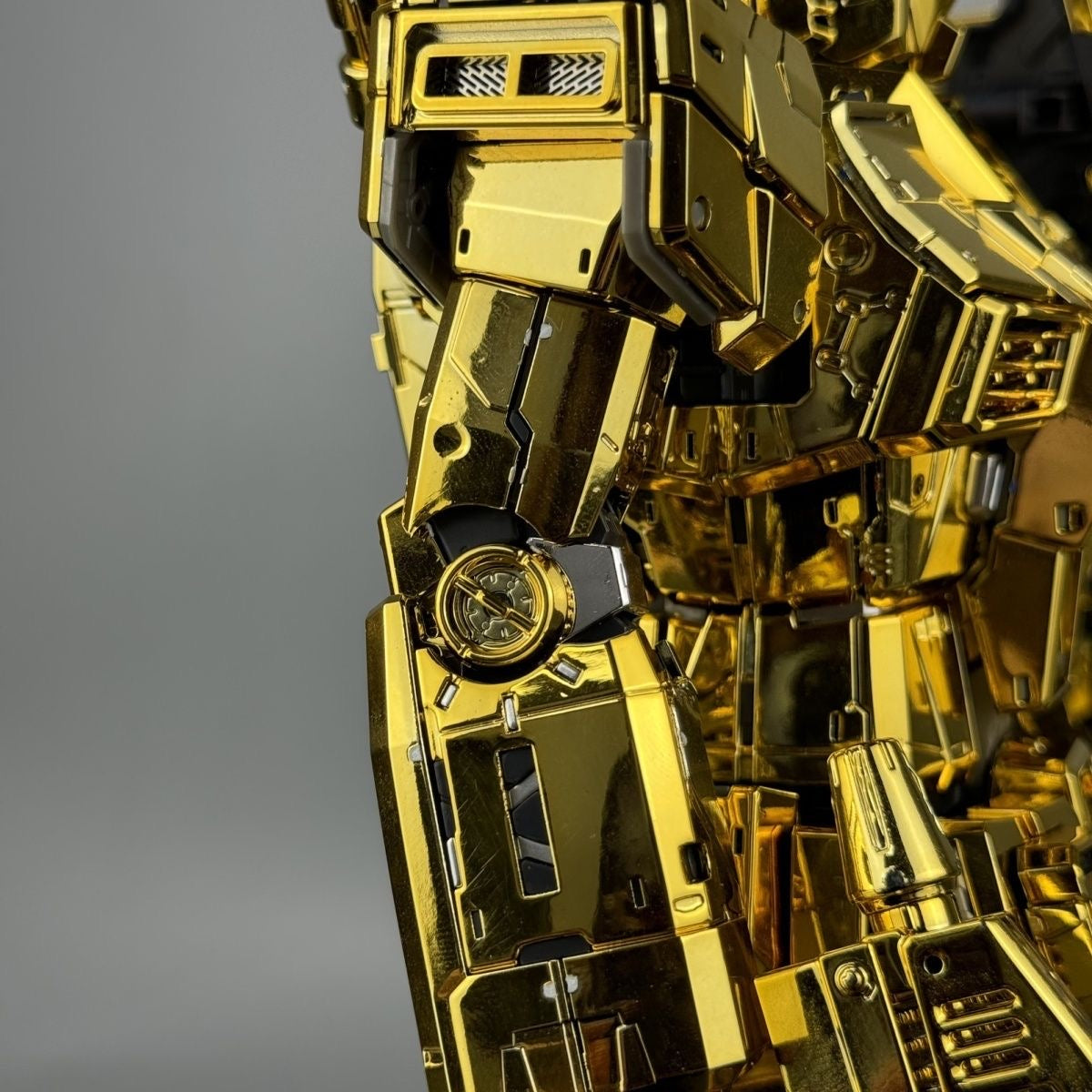 Daban PG RX-78-2 Unleashed 1/60 Customized Version Plated Gold Coating (Xingmai Studio)