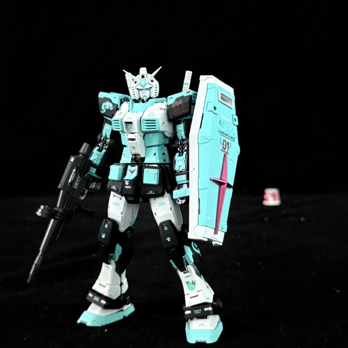 Changlong RG RX-78-2 Ver. 2.0 [Not Original Bandai Kit] 1/144 Customized Version Black Tri-Star ( Bubble Studio)