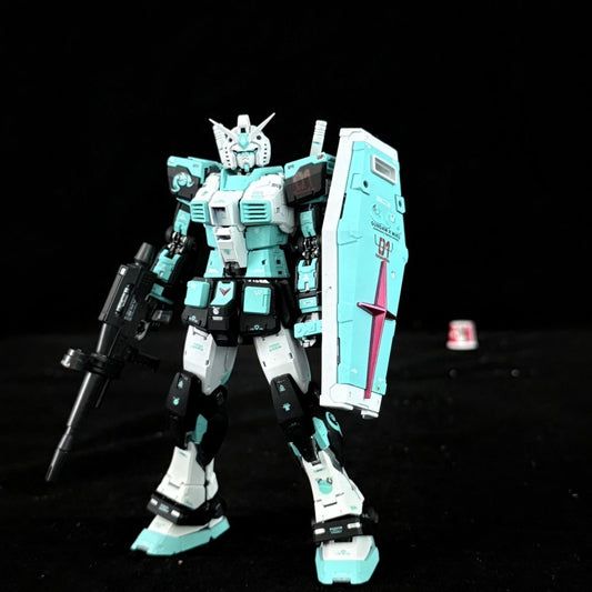 Fat Cat 1/100 Scale RG RX-78-2 Ver. 2.0 Customized Version Miku( Bubble Studio )
