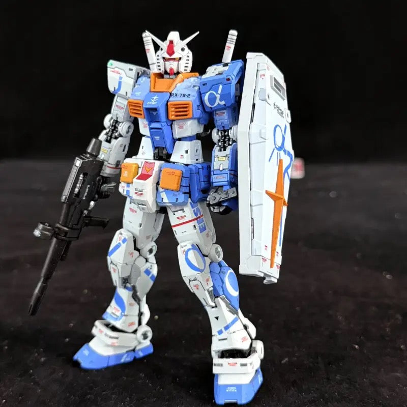 Changlong RG RX-78-2 Ver. 2.0 [Not Original Bandai Kit] 1/144 Customized Version Black Tri-Star ( Bubble Studio)