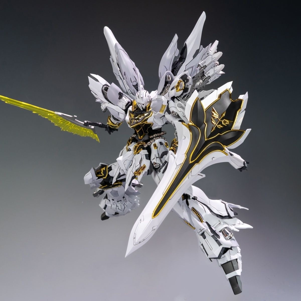 Comet Technology 1/100 MSN-06S The White Wolf Model Kit – Cool