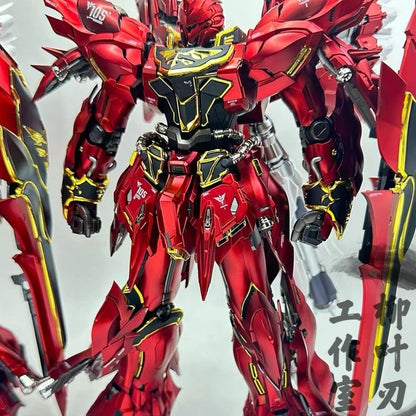 [LiuYeRen Studio] Comet Technology 1/100 MSN-06S The Red Comet Model Kit Customized Paint: Plated Red + Metallic Inner Frame [Un-assembled]