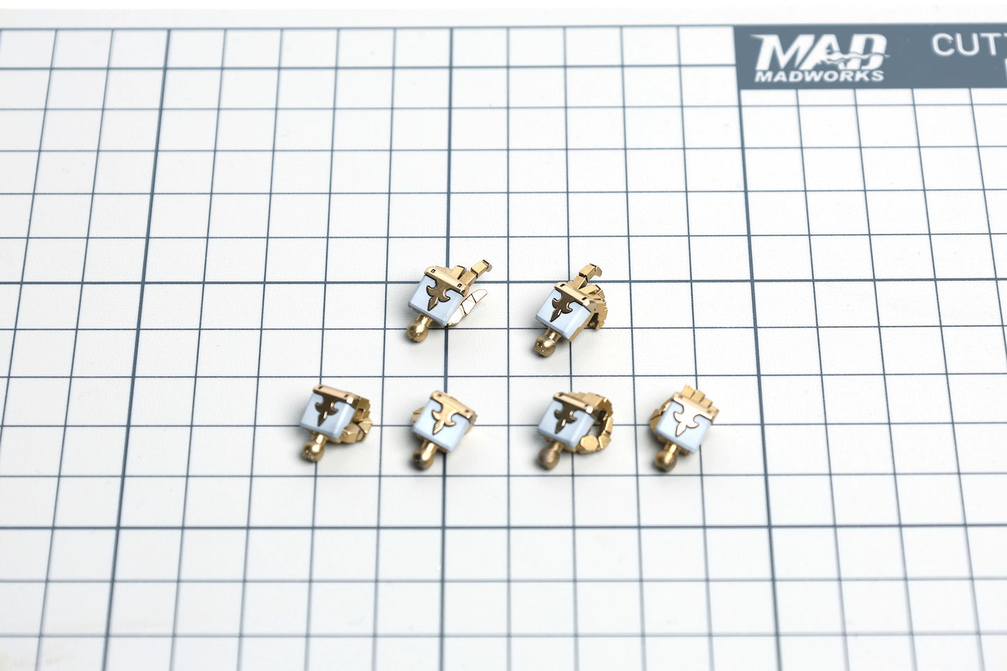 Hand Sets for HGCE Black Knight Squad Cal-re.A 1/144 [Un-Painted/Un-Colored] (With Pre-cut masking tape)