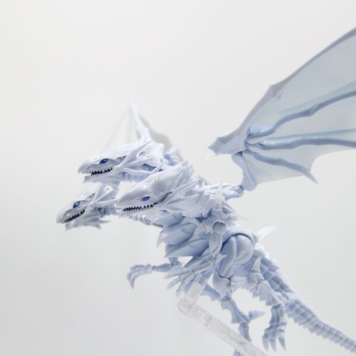 Kaiba Industry Figure-rise Standard Amplified Blue Eyes White Dragon (with First Batch Bonus - 3 Heads Resin Kit and Duel Disk)