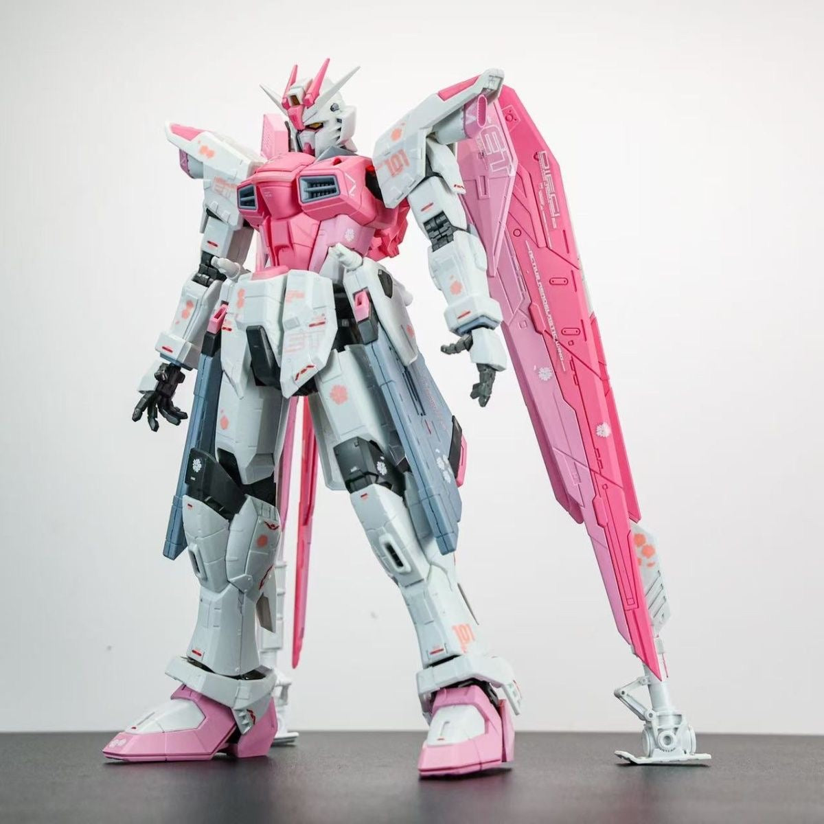 SUPA FM 1/100 Freedom Gundam Ver GCP Cherry Blossom Version (Third Party)