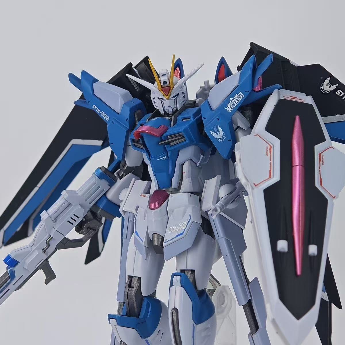 YX Studio Customized Paint XFS Studio 1/144 HGCE Rising Freedom Gundam Robot Spirits Style Coating (Third Party, Not Original Bandai Kit Used)