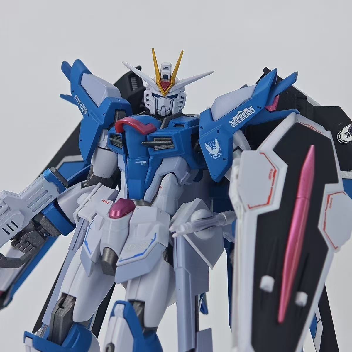 YX Studio Customized Paint XFS Studio 1/144 HGCE Rising Freedom Gundam Robot Spirits Style Coating (Third Party, Not Original Bandai Kit Used)