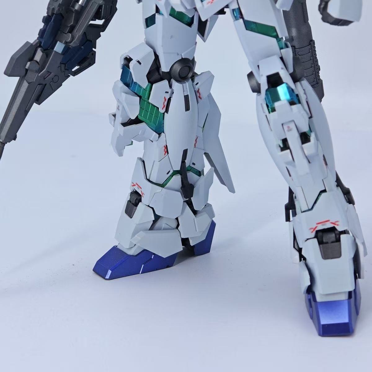 YX Studio Customized Paint Divine Beast 1/100 MGEX Unicorn Gundam Metal Composite Style Coating (Third Party, Not Original Bandai Kit Used)
