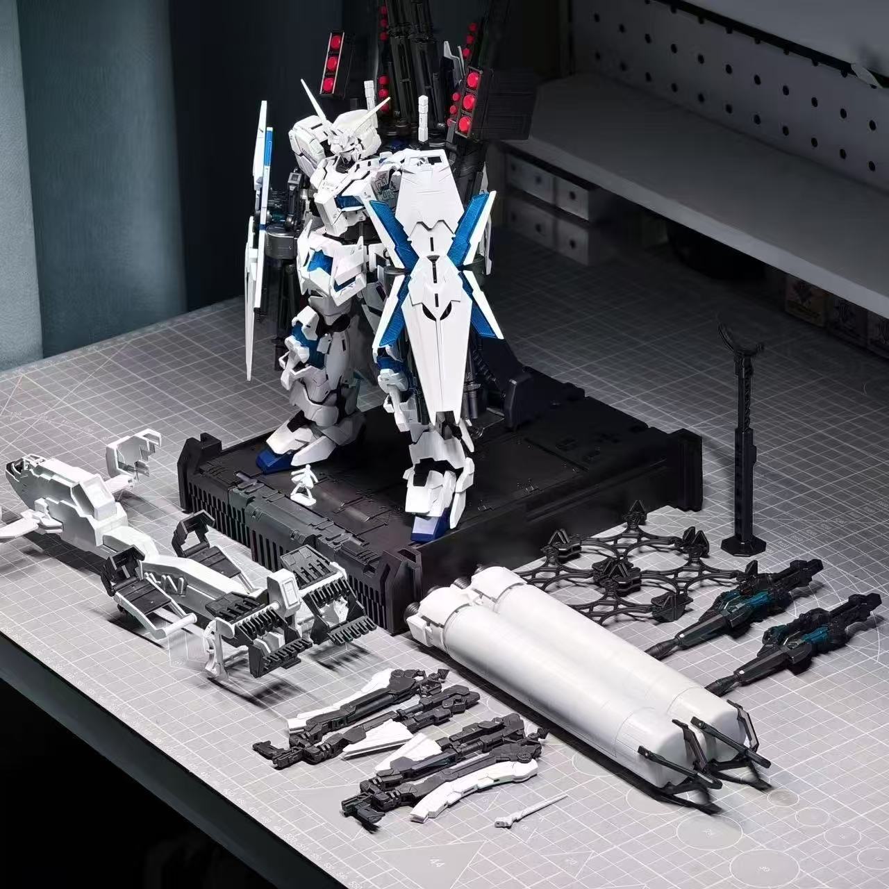 Menghu 1/100 MGEX Unicorn Gundam Full Armor Unit With Blue Pyscho Frame (Third Party, Not Original Bandai)