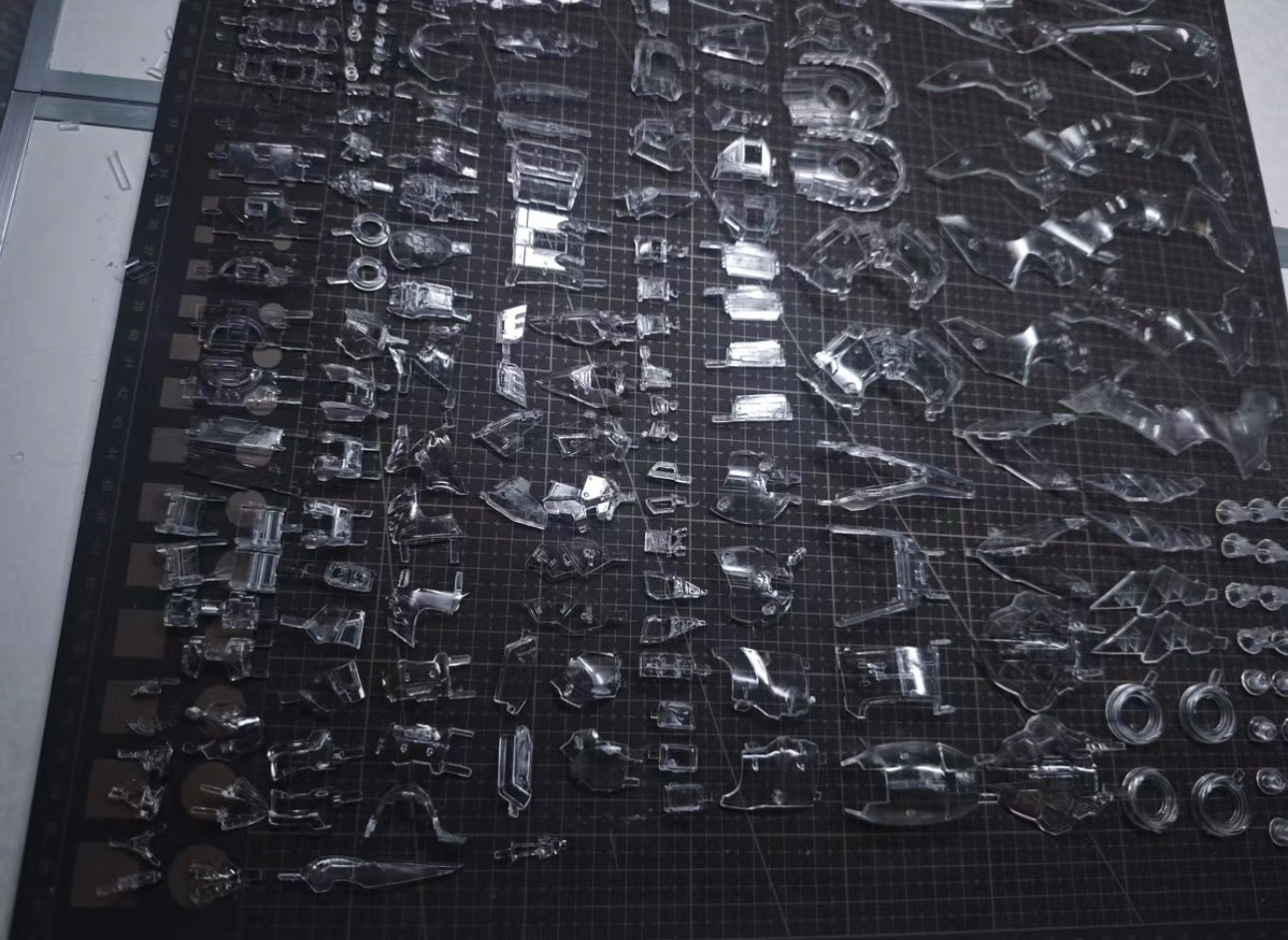 Yu Jiao Axis Model Works Osiris Aerial Dominator Half Clear Armor Parts Set (2 sets Required for Full Body Armor) (Copy)
