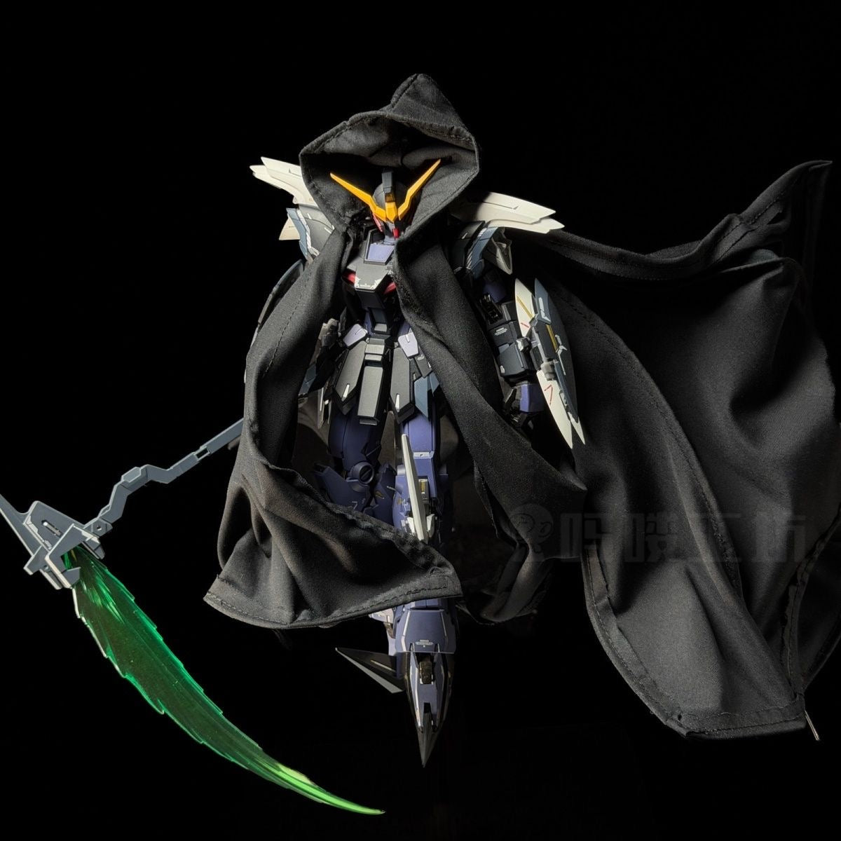 AW Hand-crafted Black Cloth Cloak Cape with Wire for 1/100 Model Kit (Capes only, does not contain model kit)