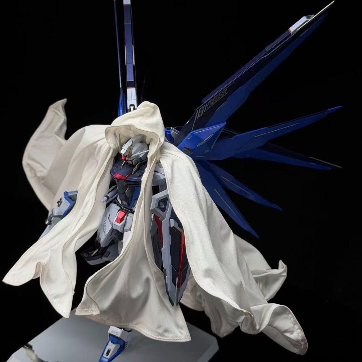 AW Hand-crafted White Cloth Cloak Cape with Wire for 1/100 Model Kit (Capes only, does not contain model kit)