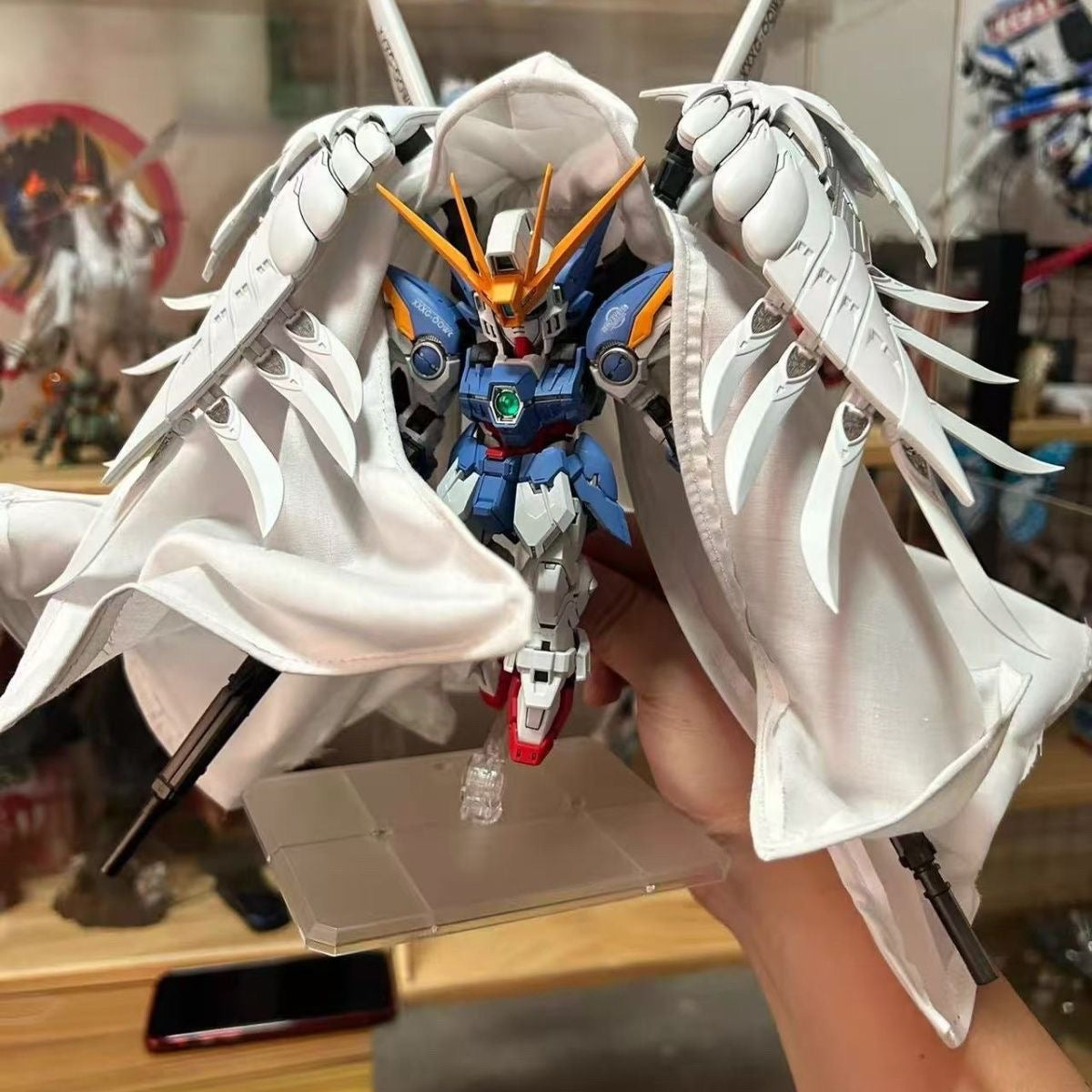 AW Hand-crafted White Cloth Cloak Cape with Wire for 1/100 Model Kit (Capes only, does not contain model kit)