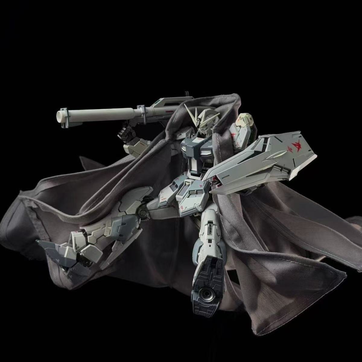 AW Hand-crafted Grey Cloth Cloak Cape with Wire for 1/100 Model Kit (Capes only, does not contain model kit)