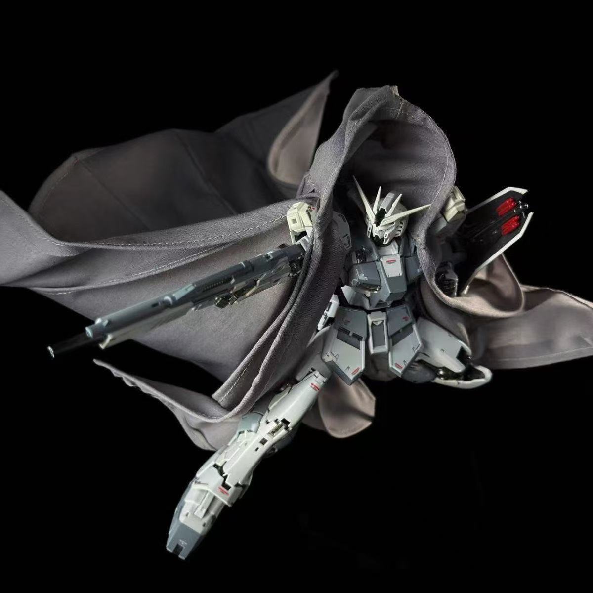 AW Hand-crafted Grey Cloth Cloak Cape with Wire for 1/100 Model Kit (Capes only, does not contain model kit)