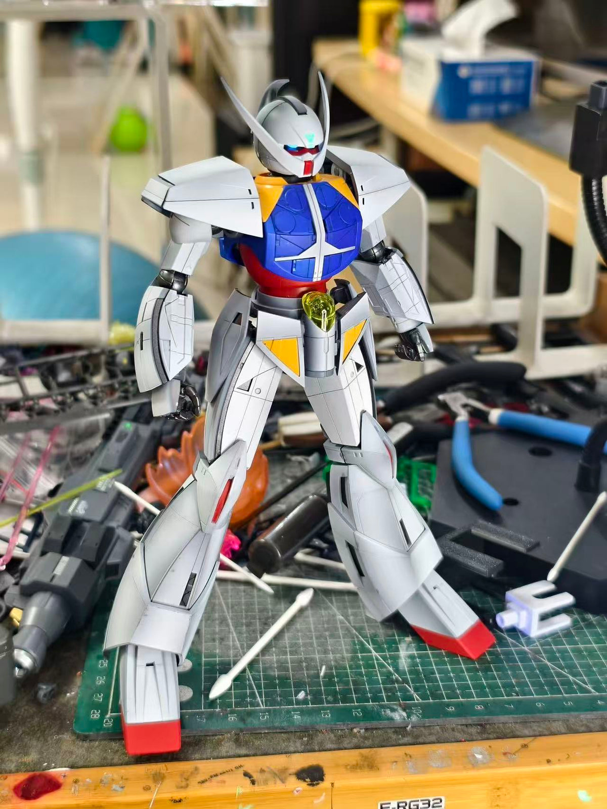 (Wsss Studio) Jujiang Turn A Gundam MG 1/100 Model Kit Customized Gradient Shadow Version (Third Party, Not Original Bandai)