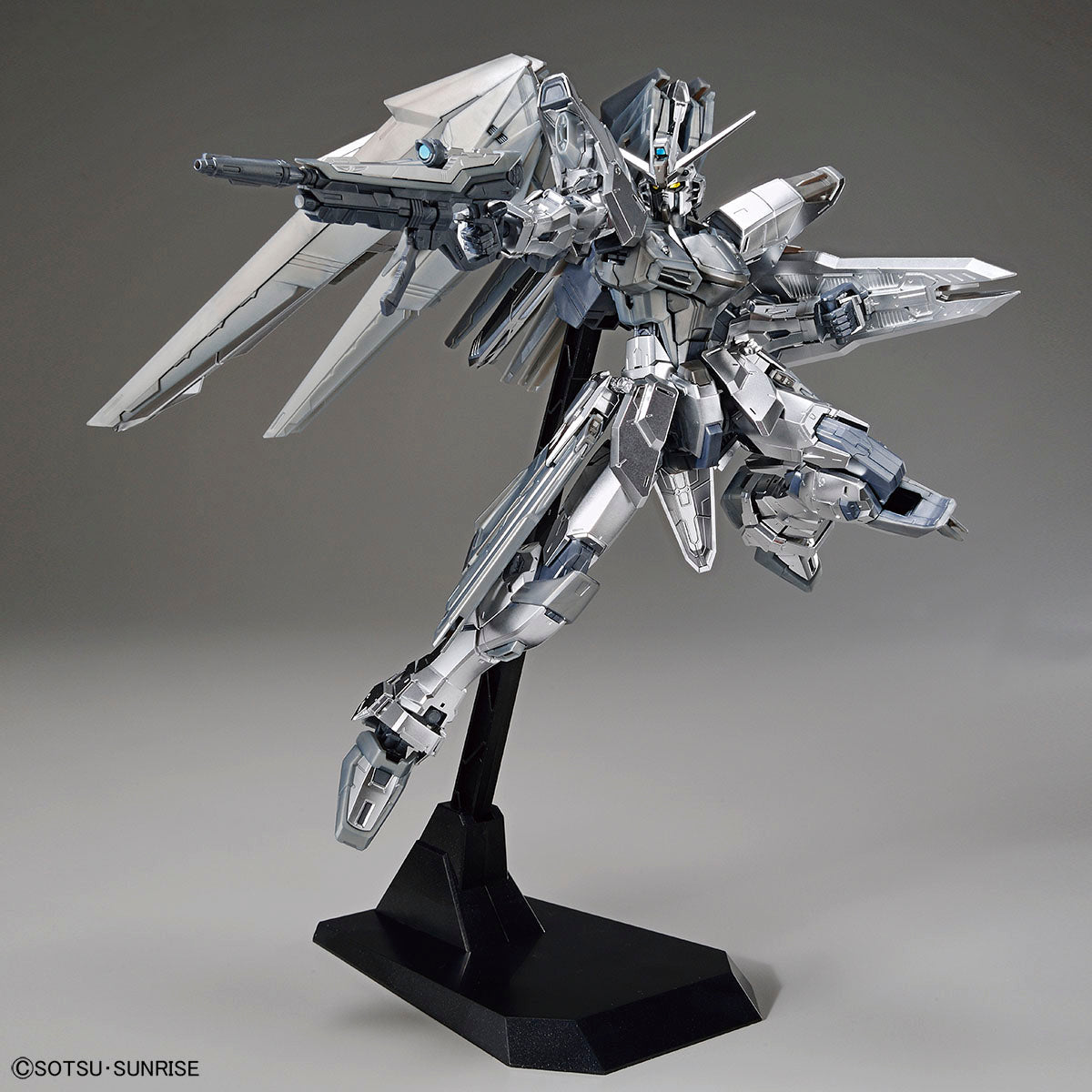 MG 1/100 The Gundam Base Limited Freedom Gundam Ver. 2.0 [Silver