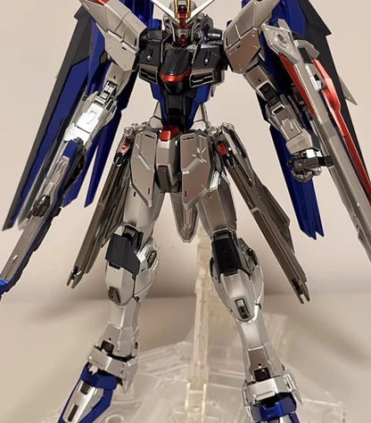 MG Freeom Gundam Ver. 2.0 1/100 Customized Version Metallic Paint (Qianshou Studio)