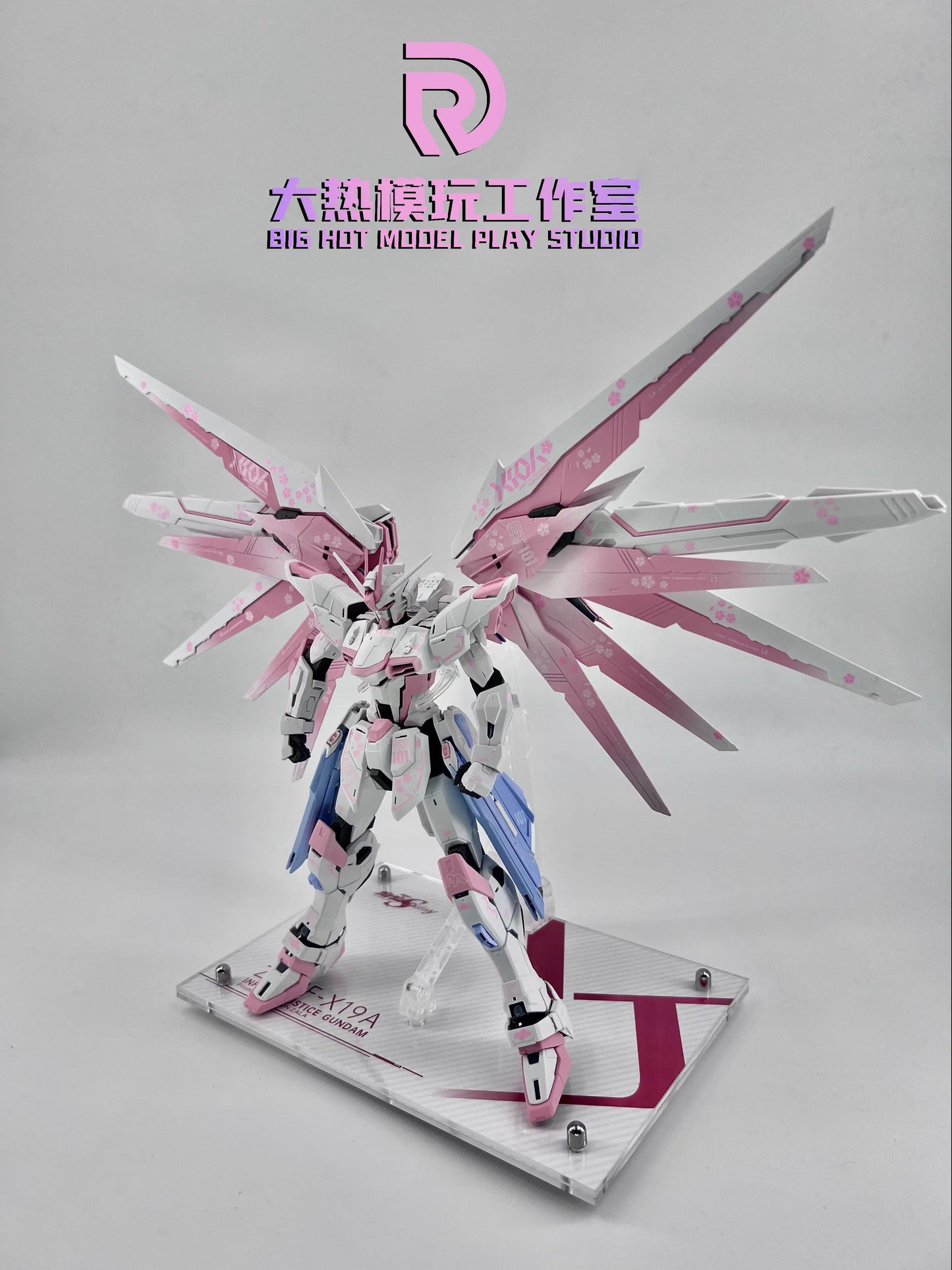 MG Freedom Gundam Ver. 2.0 1/100 Customized Version Cherry Blossom (Dare Studio)