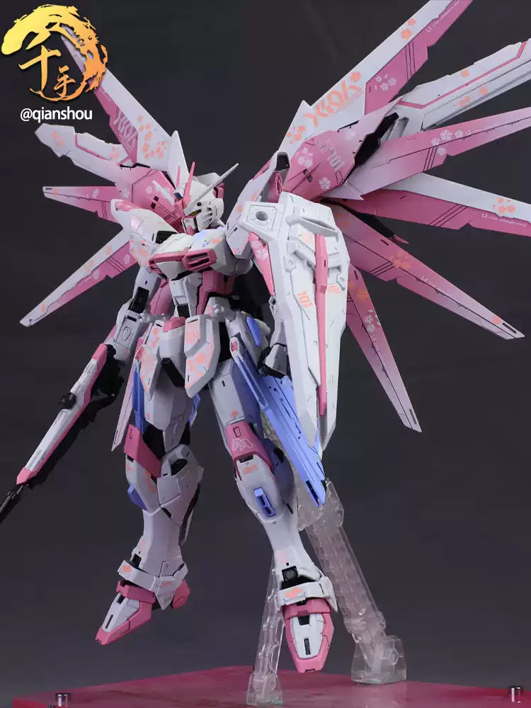 MG Freedom Gundam Ver.2.0 1/100 Customized Version Cherry Pink (Qianshou Studio)