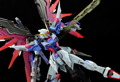 DRAGON MOMOKO Destiny Gundam 1/100 MG ZGMF-X42S Gundam