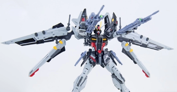 DRAGON MOMOKO Strike Noir Gundam 1/100 MG GAT-X105E+AQM/E-X09S Gundam