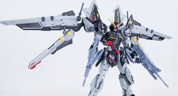 DRAGON MOMOKO Strike Noir Gundam 1/100 MG GAT-X105E+AQM/E-X09S Gundam