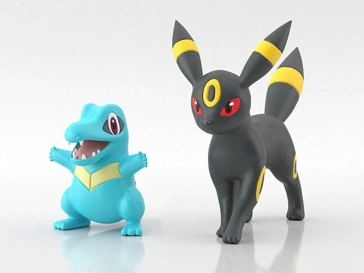 Pokemon Scale World Johto Region Totodile & Umbreon Figure Set
